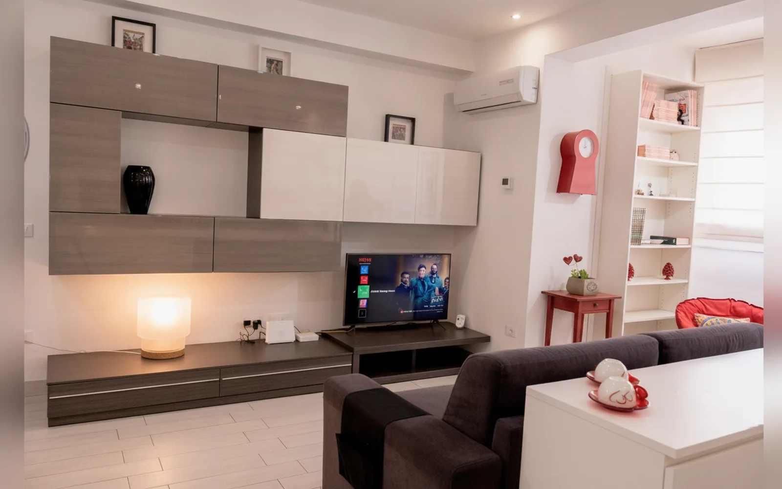 Zona living con cucina e area pranzo — Positive Energy Home, Palermo (Sicilia) (foto 5)